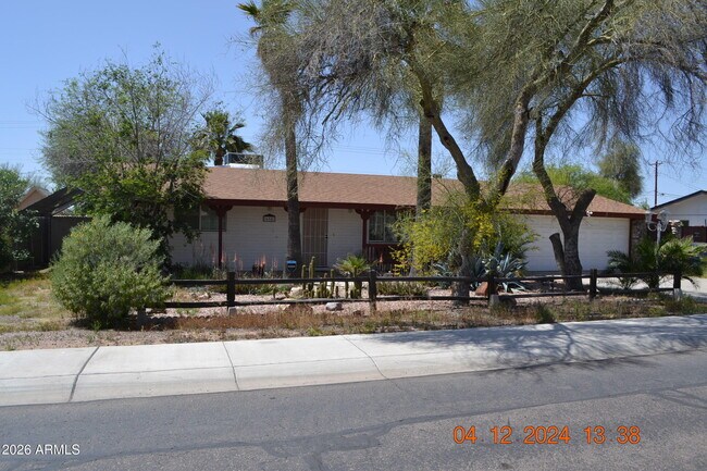 Photo - 658 S Palo Verde Dr