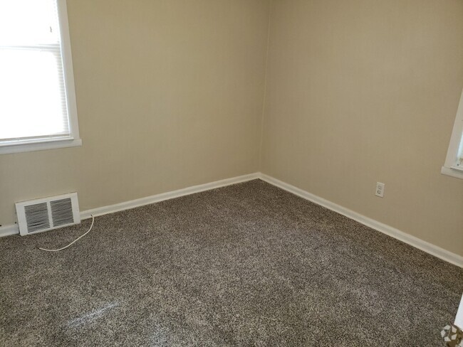Building Photo - 622 E Twelve Mile Rd Rental