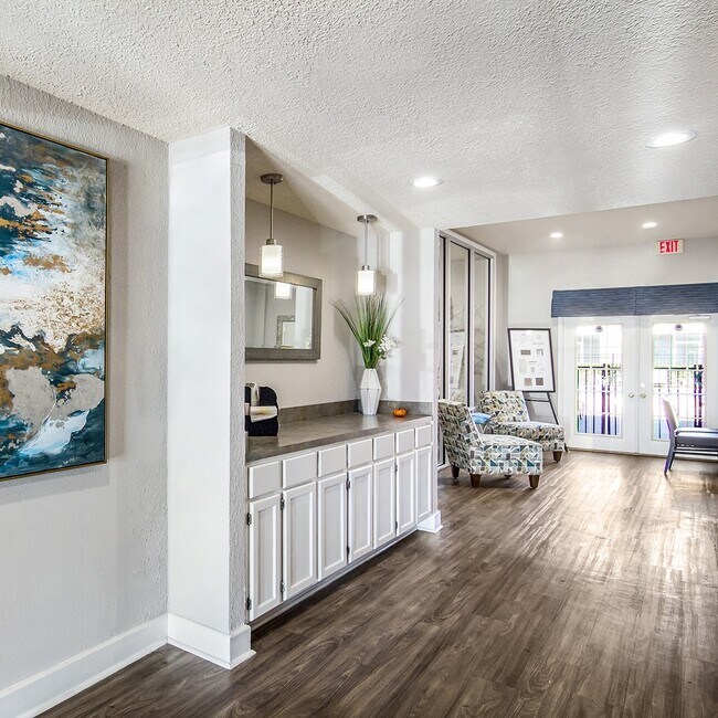 Photo - Laurel Pointe