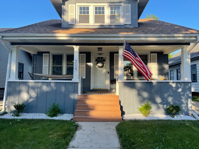 Front Exterior - 324 N 70th St Unit A