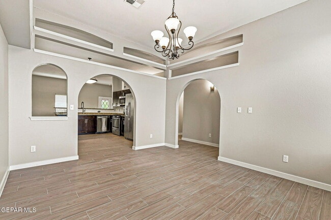 Photo - 305 De Palma Pl