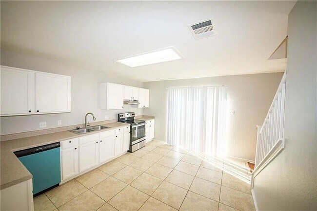 Photo - 2208 Bluebonnet Dr