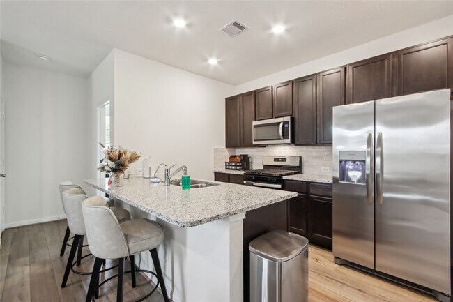 Photo - 2877 Grand Anse Dr