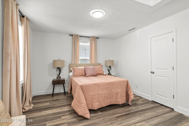 Photo - 805 Garth Ave