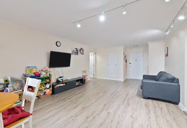 Photo - 6040 JFK Blvd E