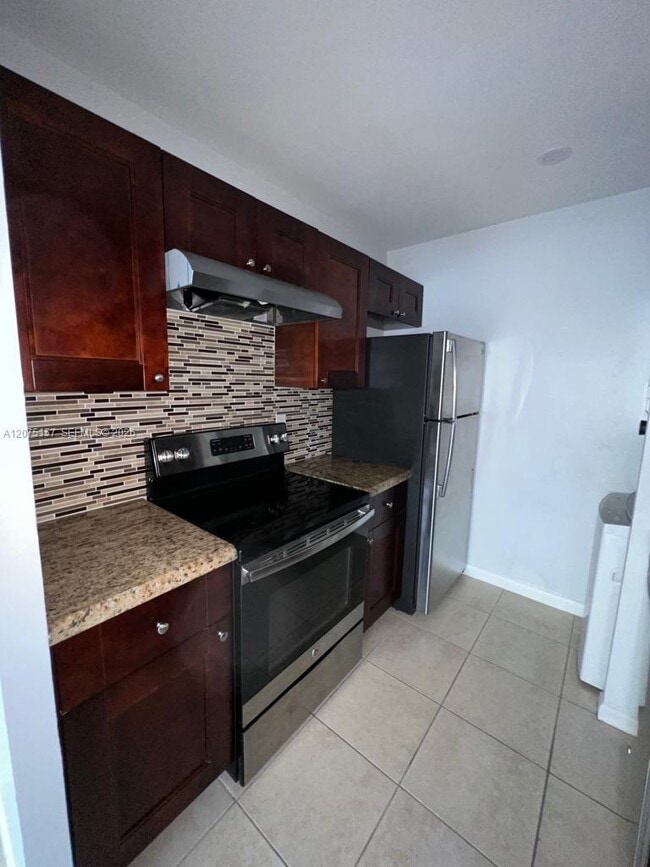 10112 Twin Lakes Dr Unit 11-E