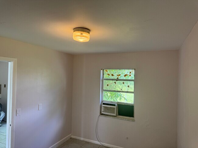 Photo - 2143 Laura Ln Unit 47B