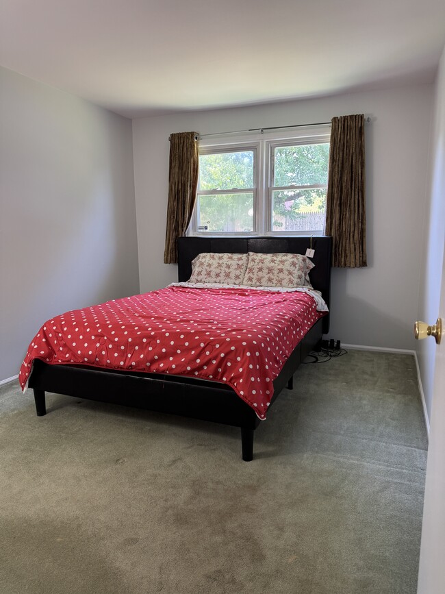 Photo - 824 Nelson Pl