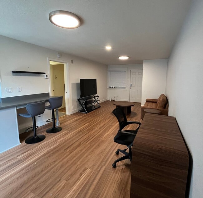 1370 High St Unit #E