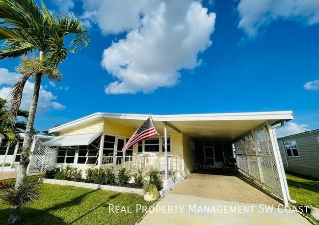 Photo - 102 Queen Palm Dr Casa