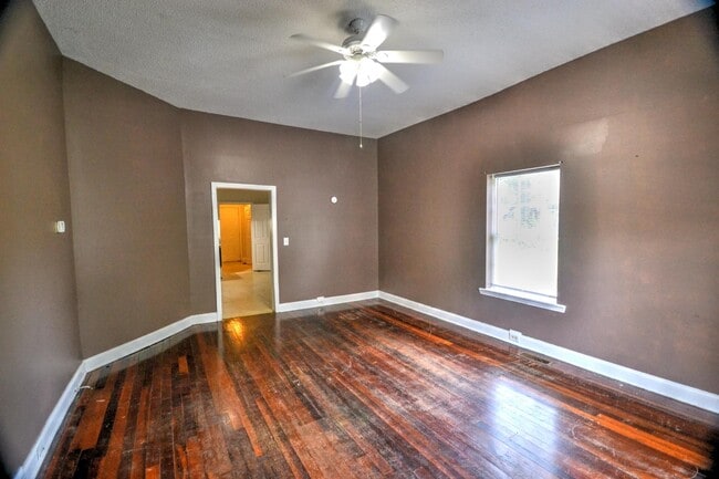 216 Tryon St
