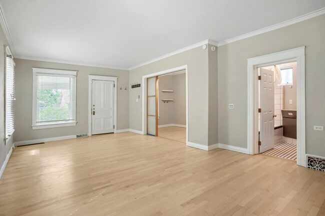 1122 S Ogden St