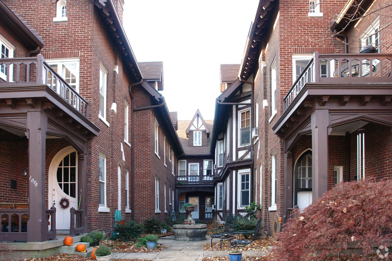 Everett Terrace - Everett Terrace Apartments