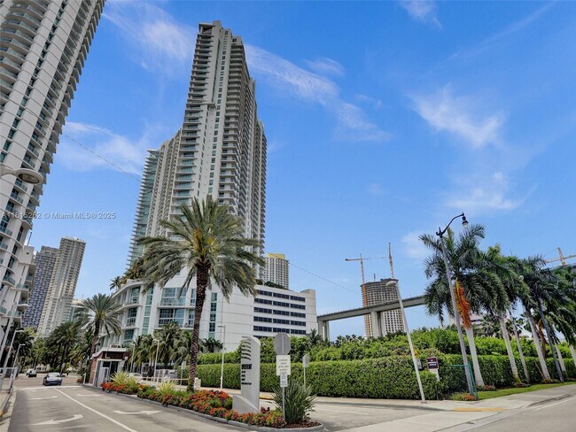 Photo - 90 SW 3rd St Unit 2809