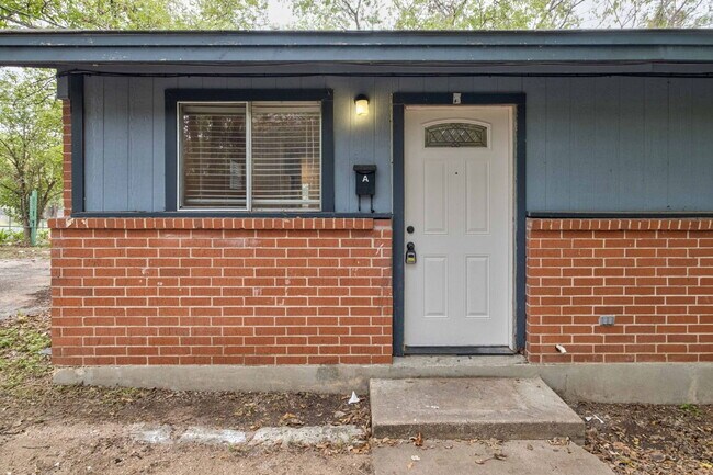 Photo - 2928 E 12th St