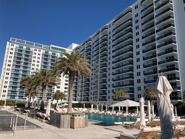 Photo - 2301 Collins Ave Unit 737