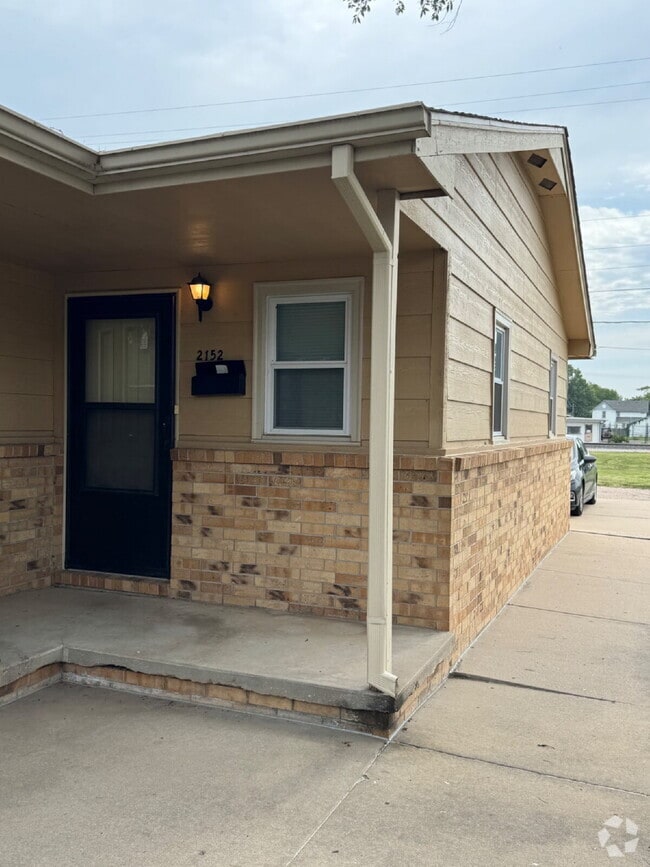 Building Photo - "Charming 1-Bedroom Duplex Retreat in Wich... Rental