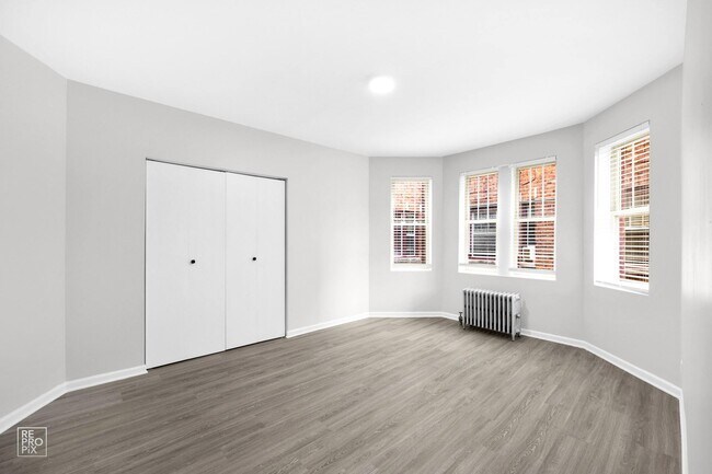 Photo - 735-49 N Austin