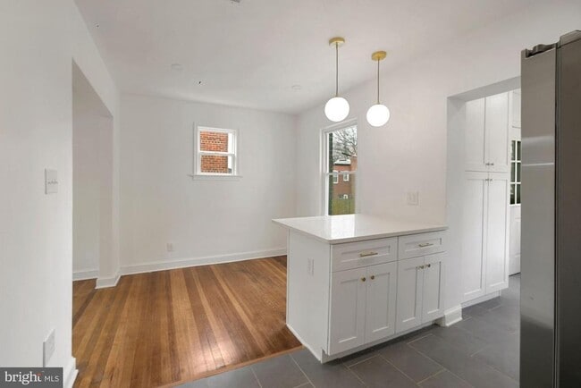 Photo - 1530 Howard Rd SE