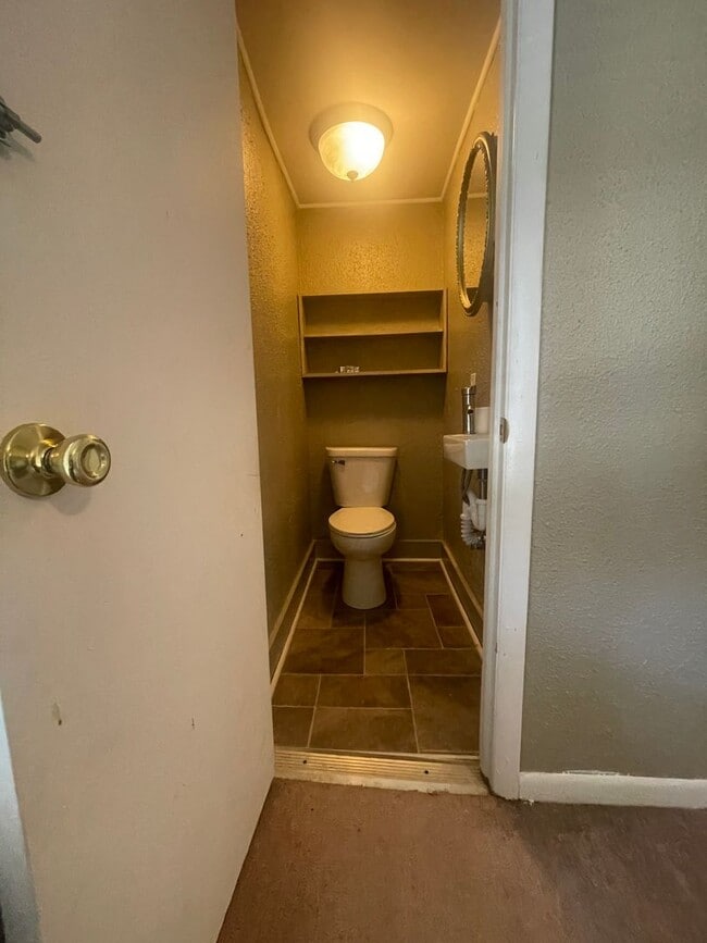 Photo - Nice Home w/Garage Available Now in Benton!