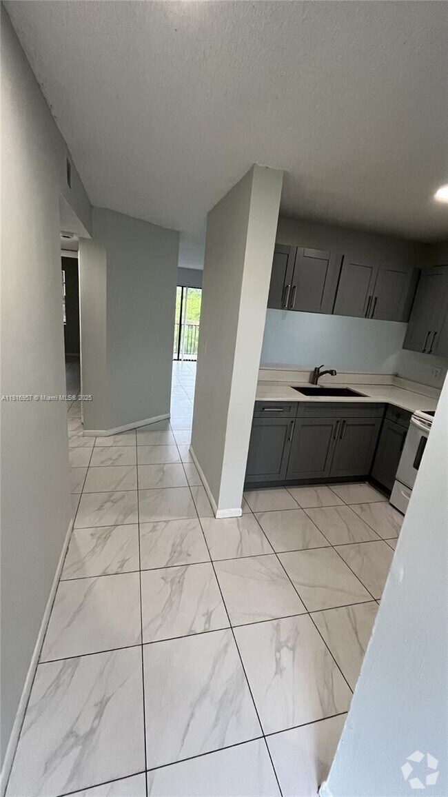 Building Photo - 4016 Lakeside Dr Unit 4016 Rental