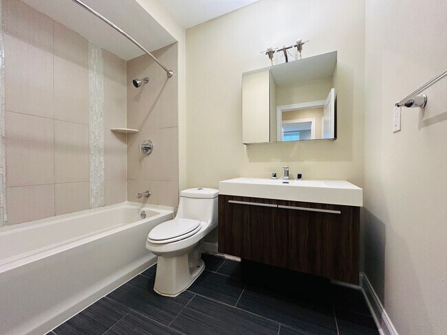 Photo - 4525 Fleming St