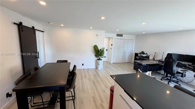 Photo - 16919 N Bay Rd Unit 915