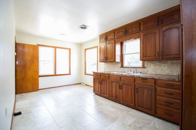Photo - 2133 Dority Rd