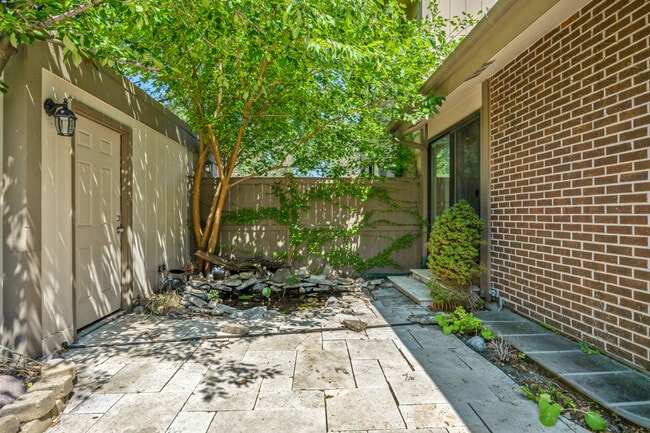 Photo - 713 Acadia Ct