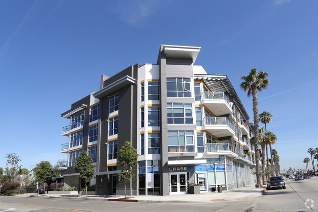 Building Photo - Landmark Chase