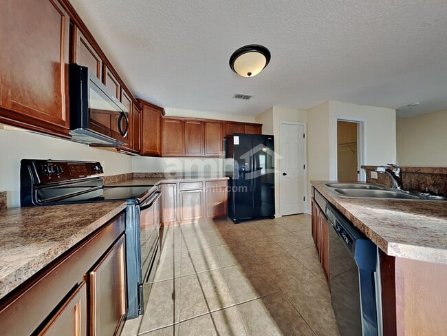 Photo - 9630 Mayville Dr E