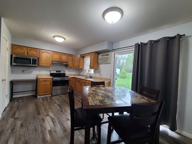 Photo - 2195 W Glenlord Rd