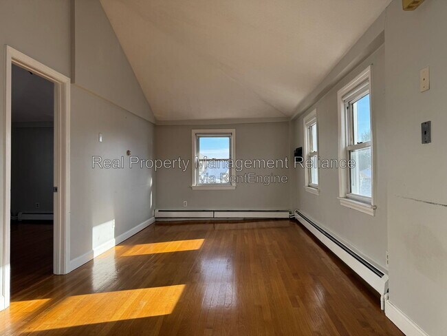 81 Cabot St Unit 3r