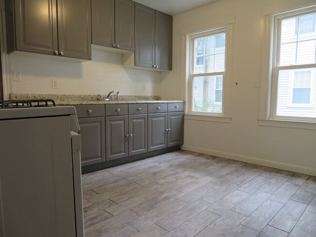 10-12-12 Fairlawn Ave Unit 1