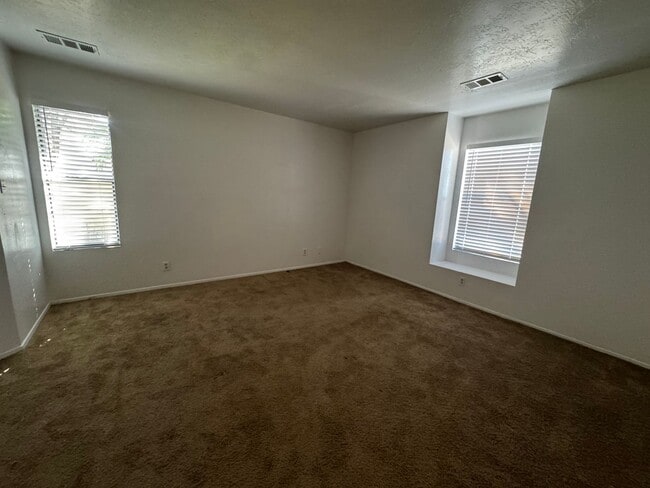 2261 Green Lake Rd NE