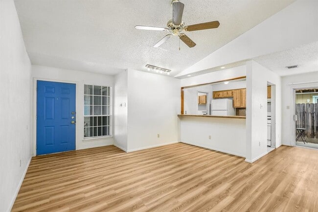 Photo - 11948 Sunhillow Bend