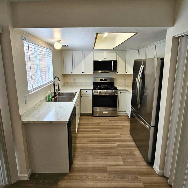 Photo - 3BR/2BA Townhome in NLV!