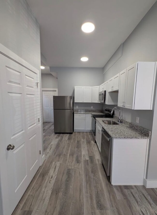 Photo - Stunning Renovated 1-Bedroom Apartment in the Heart of Schenectady! Unit 3
