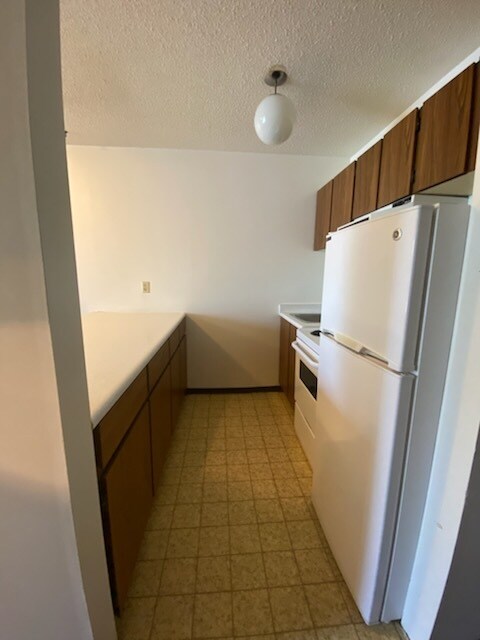 Photo - 9527-998A 98a Ave