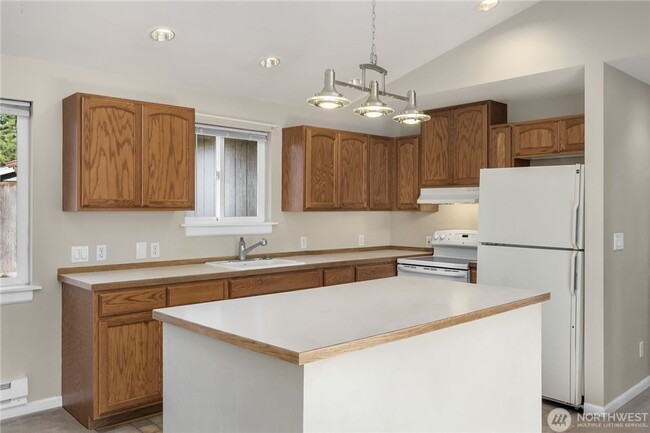 Photo - 5Bd/2Ba Shoreline House