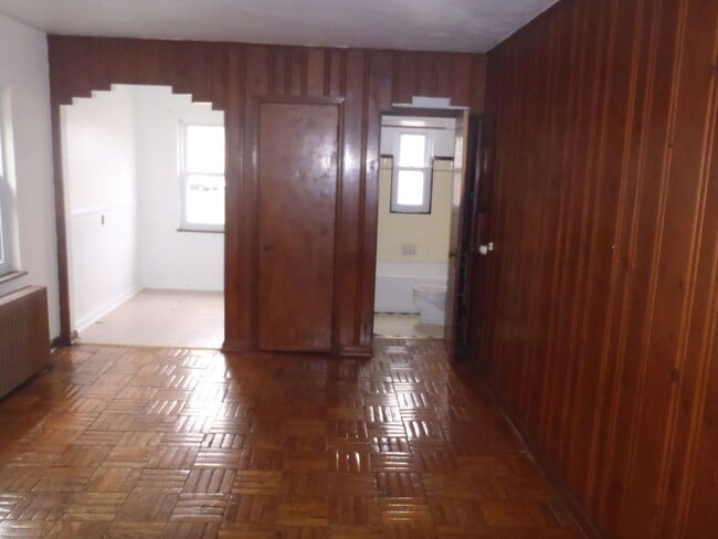Building Photo - 960 Ludlow Ave Unit 960-03