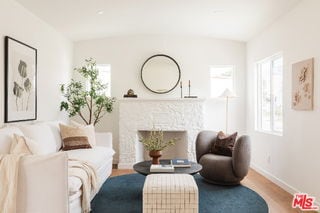 Photo - 784 Elmira St