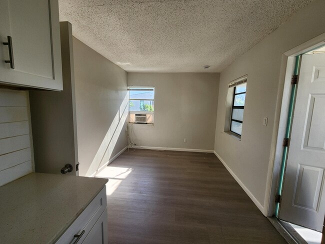 Photo - 321 N K St Unit 6