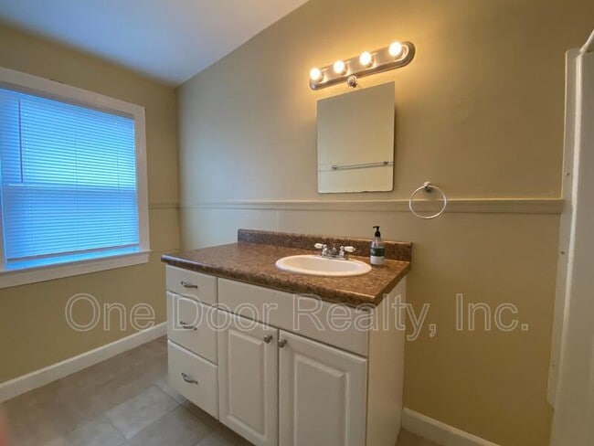 Photo - 1107 B Richmond Rd