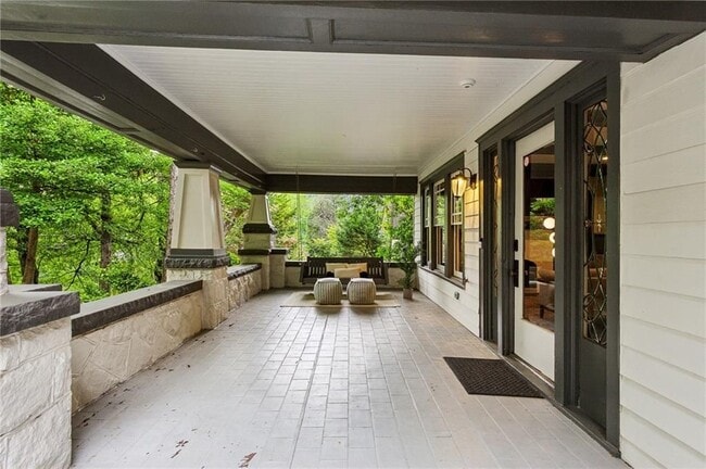 Photo - 843 Monroe Dr NE