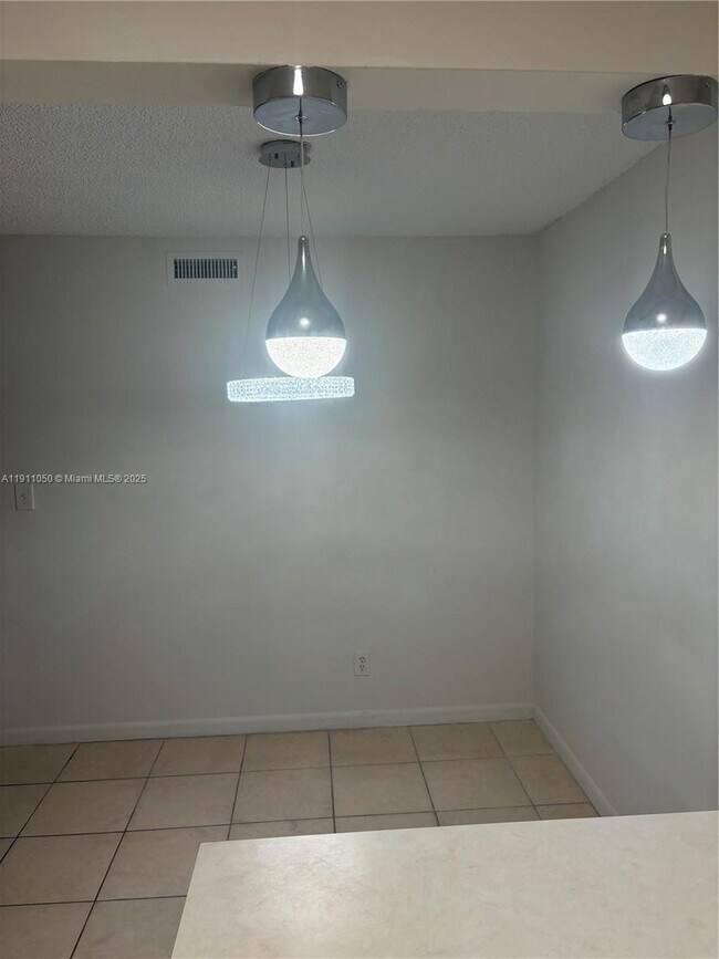 Photo - 6900 SW 39th St Unidad 107J