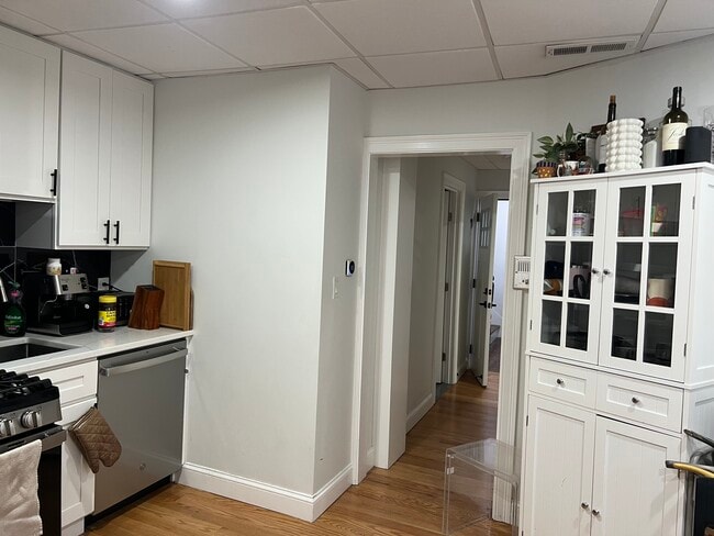 Building Photo - 1 Foster St Unit 2