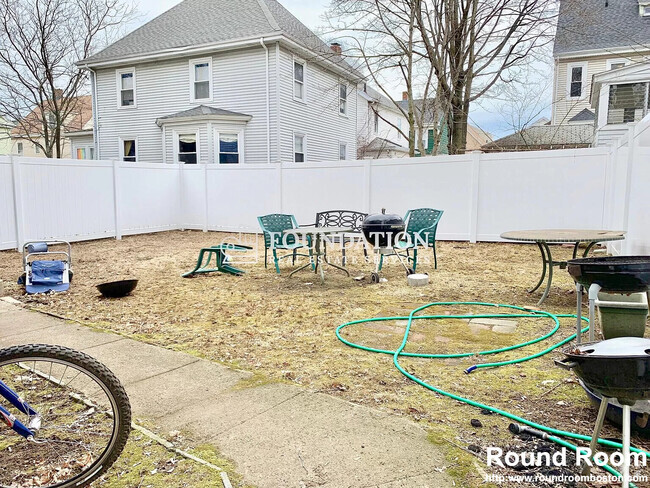 Building Photo - 68 Etna St Unit 2 Rental