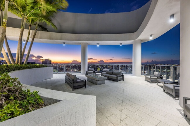 Building Photo - Icon Las Olas Rental