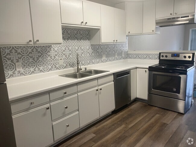Building Photo - 922 Plumas St Unit 2 Rental